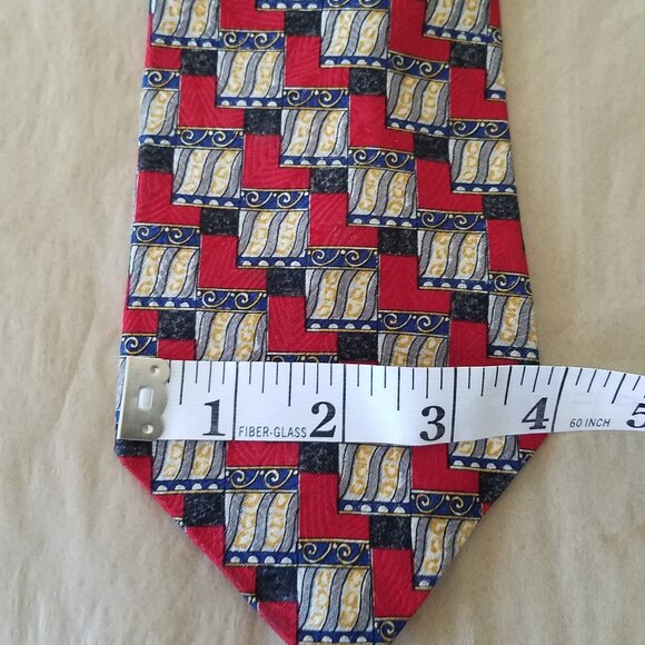 COUNTESS MARA 1938 SILK TIE|VINTAGE SCROLL MOTIF|MADE IN USA |STATEMENT ELEGANCE - Picture 9 of 10